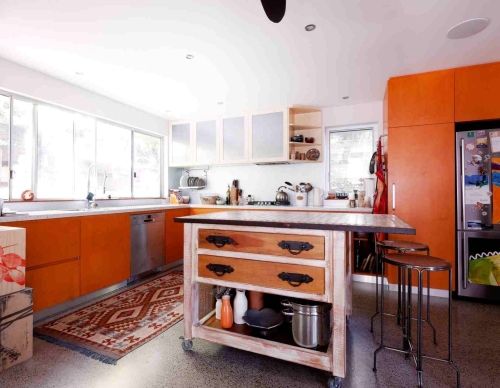 Plywood green kitchen